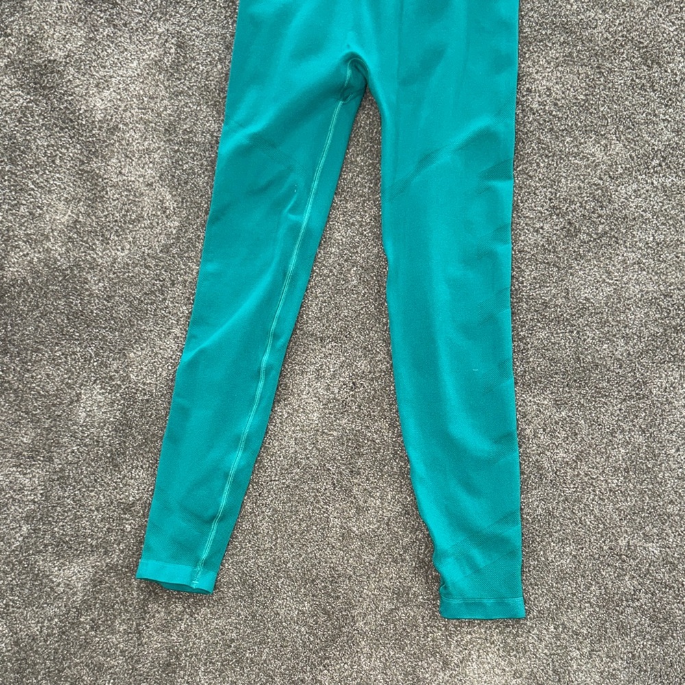 Compression Leggings - Picture 3 of 4